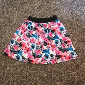 Wrapper Skirts - Women’s / junior size small print skirt 2 - hip Wrapper Skirts - Women’s / junior size small print skirt 2 - hip